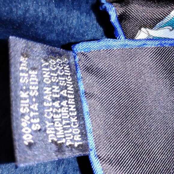 HERMES Plumets du Roy 90 CM Silk Scarf - Excellent In Box - Picture 2 of 6